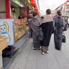 di_20100301-000949-asakusa-nakimisa-kimonos