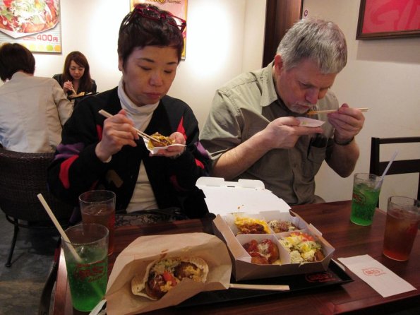 di_20100306-221309-harajuku-takoyaki-tasting