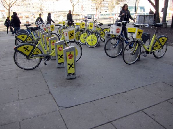 di_20100406-091018-schwedenplatz-citybikes
