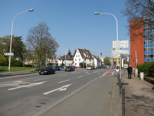 di_20100416-085404-darmstadt-rheinstrasse