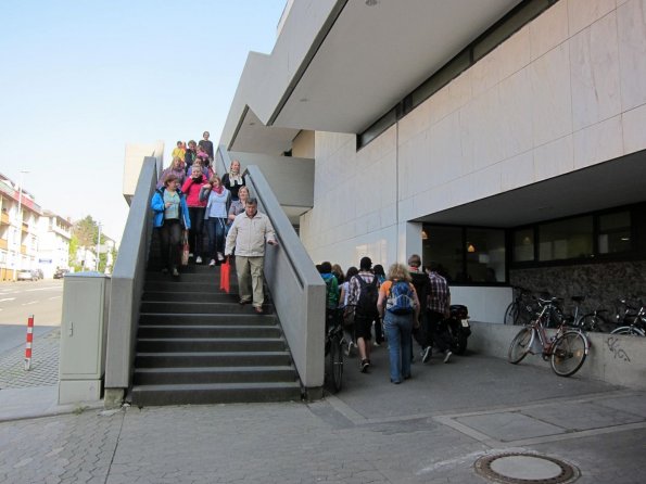 di_20100416-090821-darmstadt-staatstheater-stairs