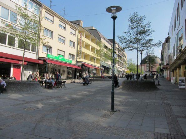 di_20100416-091253-darmstadt-wilhelminenstrasse-view-south