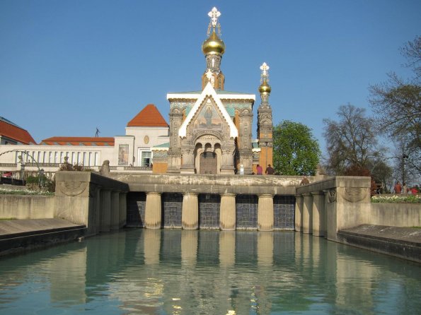 di_20100416-110420-darmstadt-pool-russianchurch