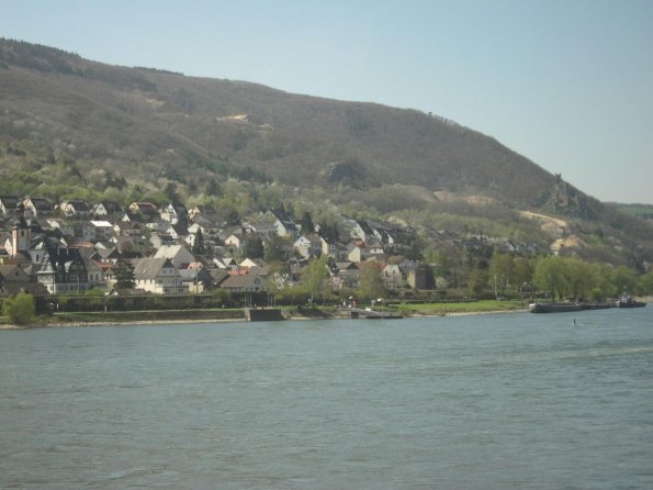 DI_20100417-074740-Rhine-town