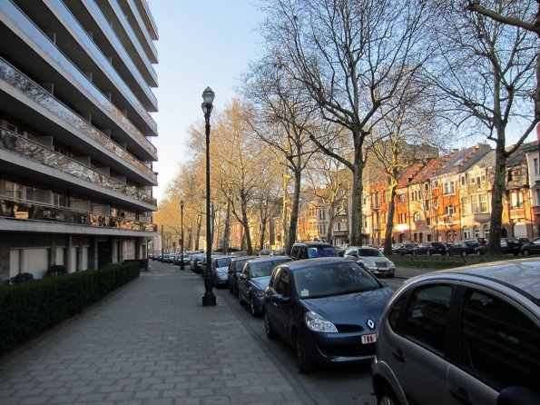 di_20100417-121710-schaerbeek-avenuevoltaire-view-west