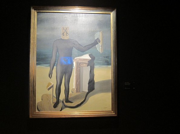 di_20100418-034448-magritte-manfromthesea-1927