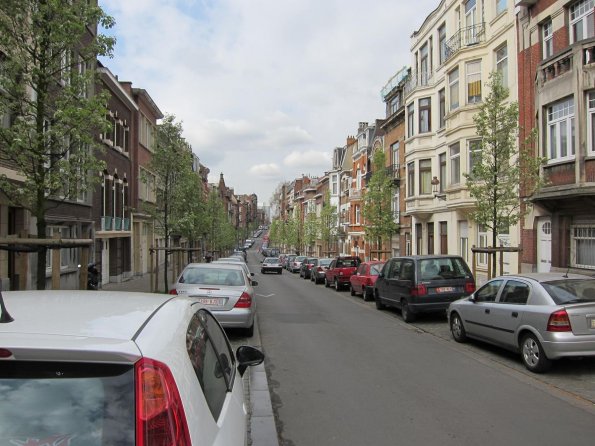 di_20100421-042550-schaerbeek-avenuevoltaire-view-west