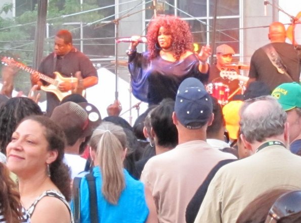 di_20100703-195037-dundassq-chakakhan