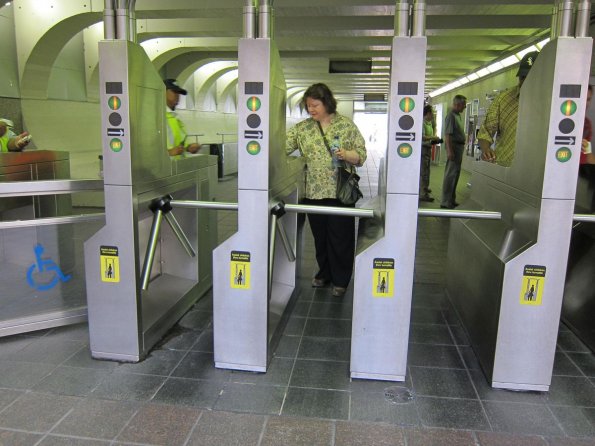 di_20100713-183516-rosemont-turnstile