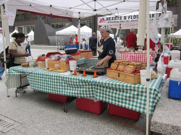 di_20100715-092645-daleyplaza-farmersmarket-cheese