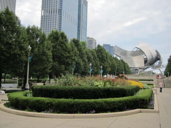 di_20100715-093928-chicago-mccormicktribuneplaza
