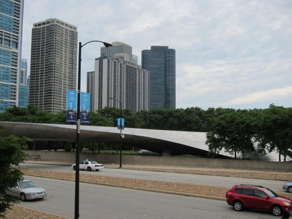 di_20100715-100529-chicago-bpbridge-columbusdrive