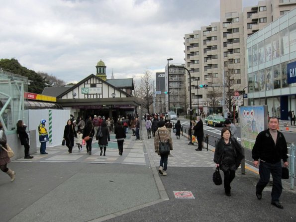 di_20110301-220329-harajuku-station