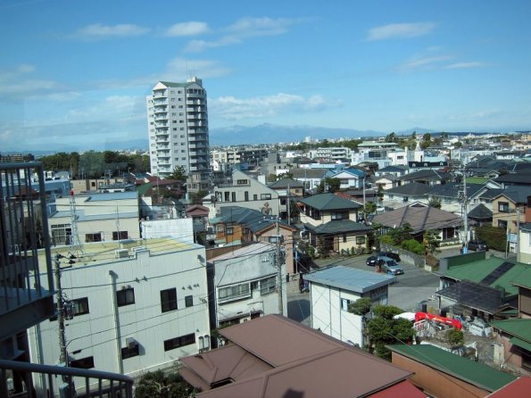 di_20110302-203058-shonanmonorail-window-tower-view