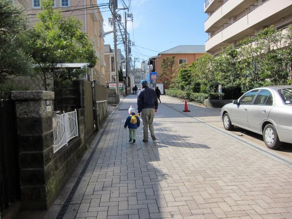 di_20110302-204003-enoshima-family-walk