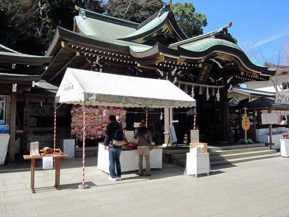 di_20110302-211837-enoshimaisland-temple