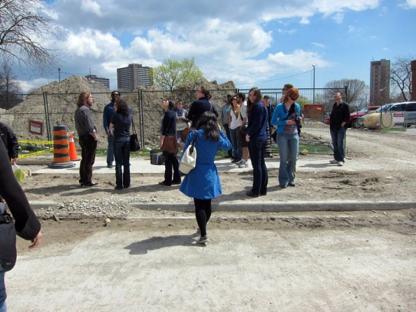 di_20110507-104758-regentpark-janeswalk-construction