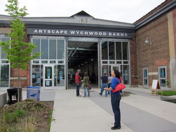 di_20110528-120151-wychwoodbarns-entry