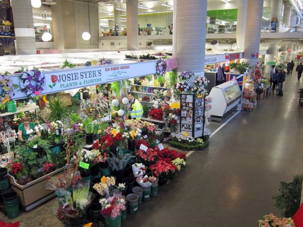 di_20111224-155253-hamiltonfarmersmarket-flowers