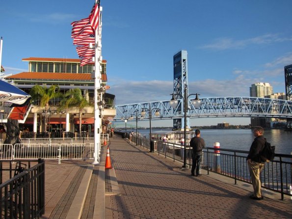 di_20120120-165704-jacksonville-landing-walk