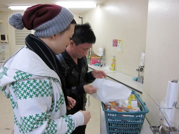 di_20120217-051836-oimachi-market-checkout