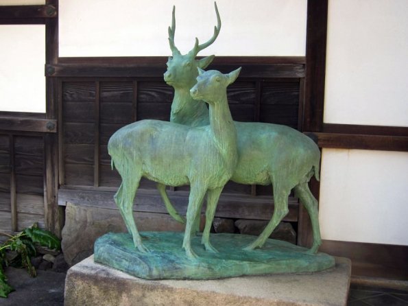 di_20120217-233023-edoopenairarchitectural-hachirouemon-mitsui-deer-sculptures