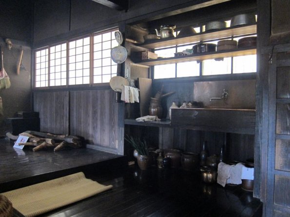 di_20120217-234154-edoopenairarchitectural-yoshino-farmhouse-sink