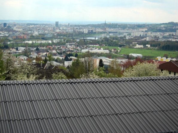 di_20120417-065909-linz-from-stmagdalena