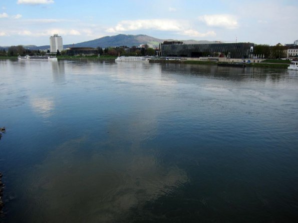di_20120417-100152-linz-by-danuberiver