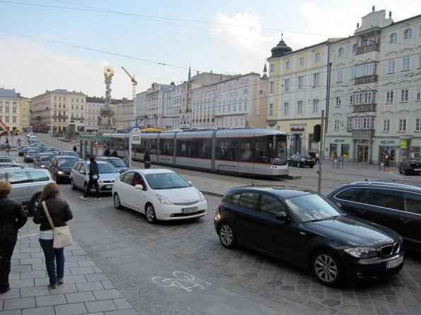 di_20120417-100630-linz-hauptplatz