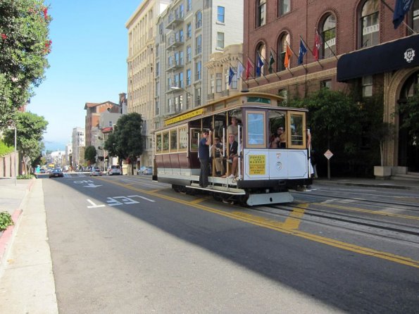 di_20120721_123120_powellmarket_cablecar