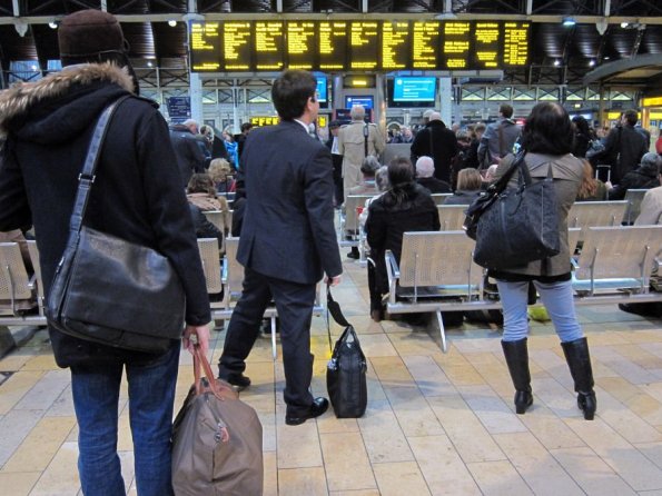 di_20121121_101348_paddington_train_board