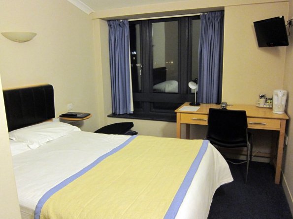 di_20121121_123050_oxford_u_club_room