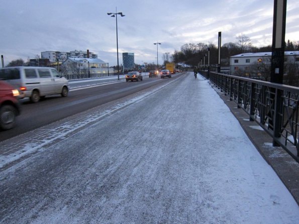 di_20121129_015257_turku_helsinginkatu_bridge