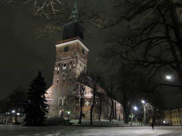 di_20121129_104153_turku_cathedral