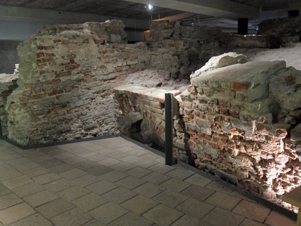 di_20121129_110318_aboavetus_conventquarter_ruins