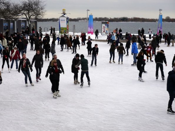 di_20121230_150318_harbourfront_skating