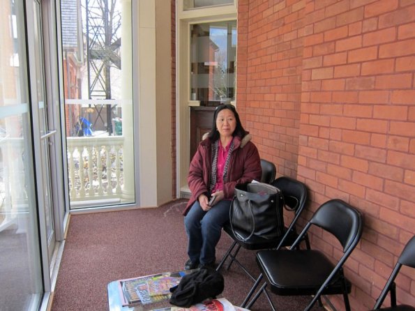 di_20130405_140322_ottawa_embassyofvietnam_porch