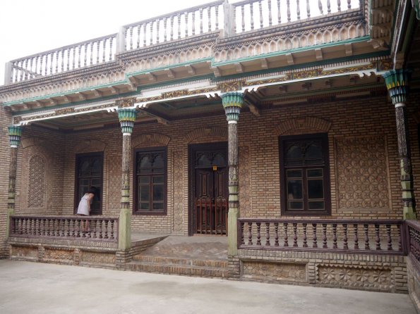 di_20130629_225020_chineseethnicmuseum_dongxiang_porch