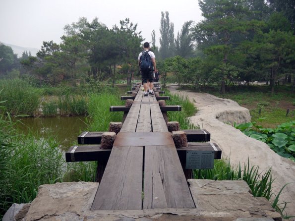 di_20130630_010658_chineseethnicmuseum_watermiaovillage_benchbridge8