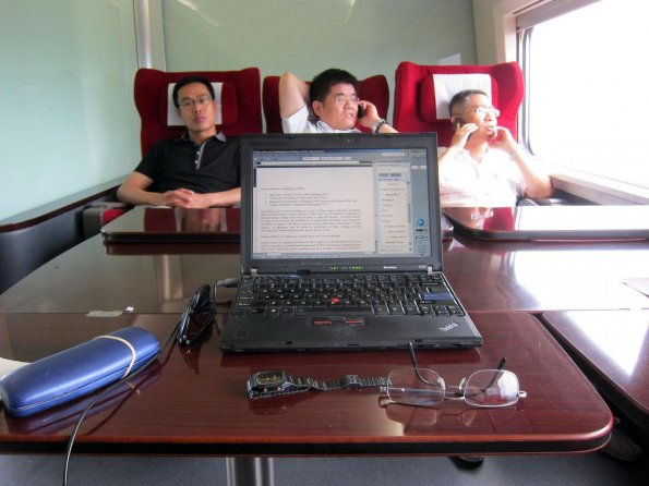 di_20130703_233358_beijingsuzhou_train_first_class_laptop