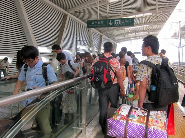 di_20130704_031038_suzhounorthrailwaysation_escalators