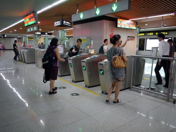 di_20130704_050118_suzhou_yushanlustation_turnstiles