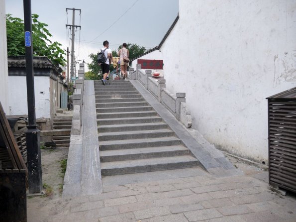 di_20130704_233452_suzhou_pinglianglu_bridge_stairs