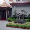 di_20130706_030716_shanghai_sunyatsen_residence_statue