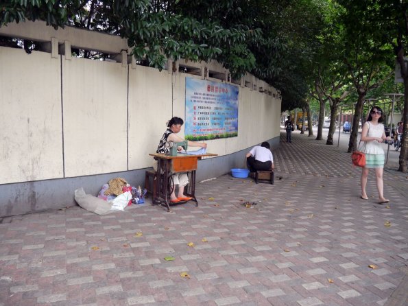 di_20130707_220810_shanghai_zhangwuroad_street_sewing