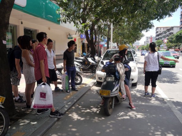 di_20130710_232220_kaiping_musharoad_hailing_taxi