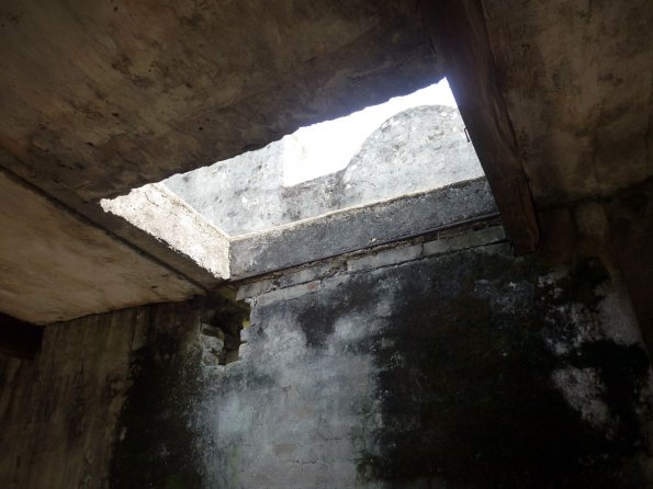 di_20130711_014014_lougang_diaolou_watchtower_ceiling_opening