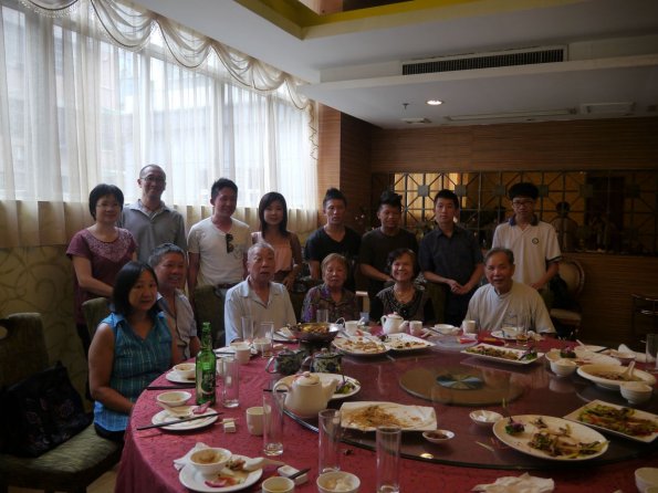 di_20130712_024648_guangzhou_yuexiumiddleroad_resto_family_lunch