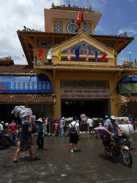 di_20130721_233252_hochiminhcity_cholon_binhthaymarket
